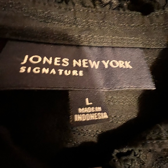 Jones New York Signature black button down, small ruffles alongside buttons - Picture 5 of 8